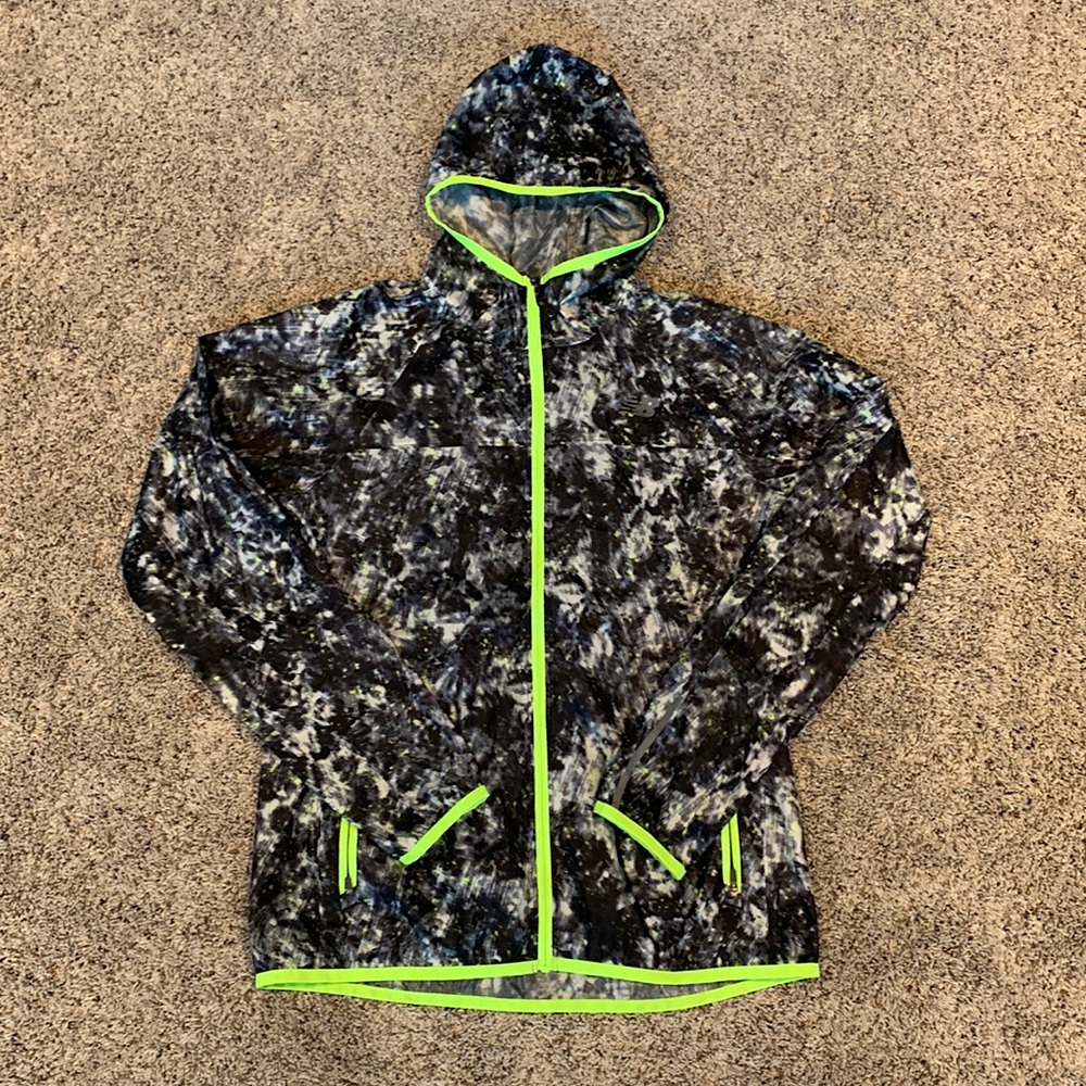NB Lightweight Hooded Jacket in splashy black/white print neon green accents